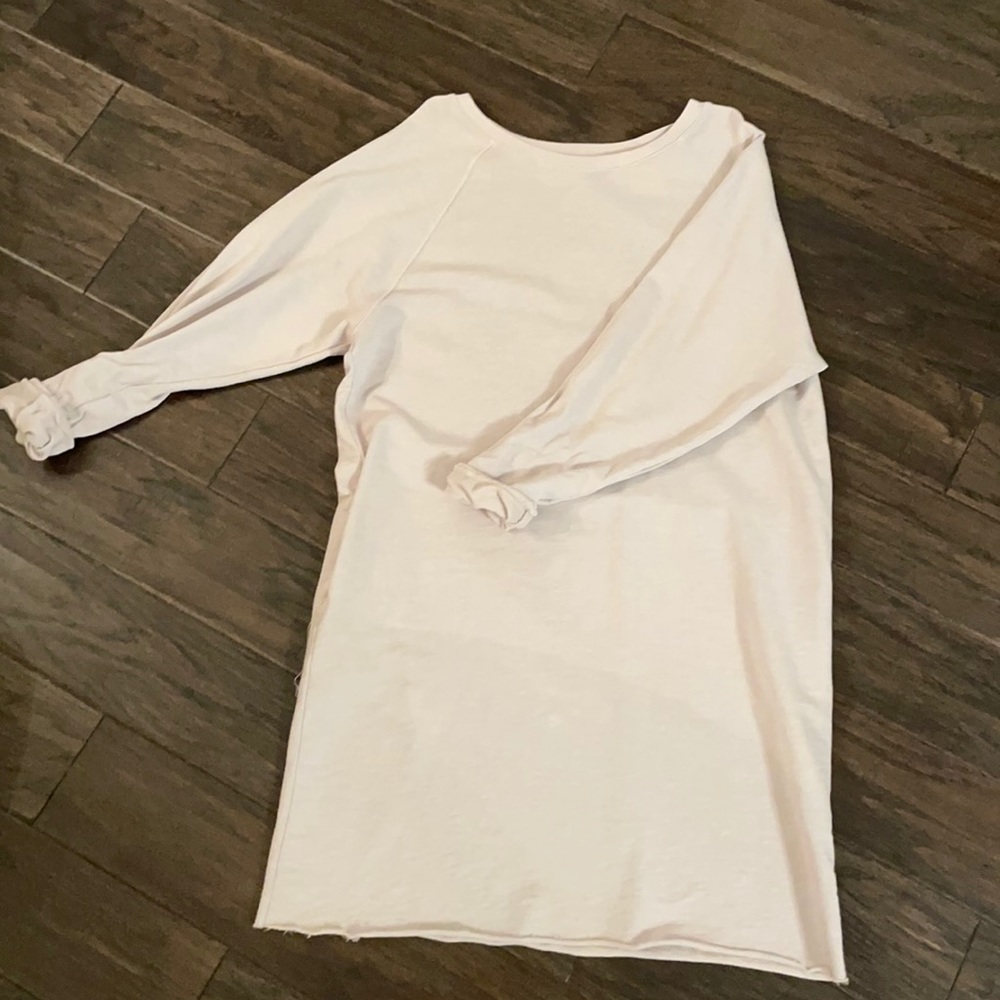 New with TAGS, small but bump friendly— made bigger dress!